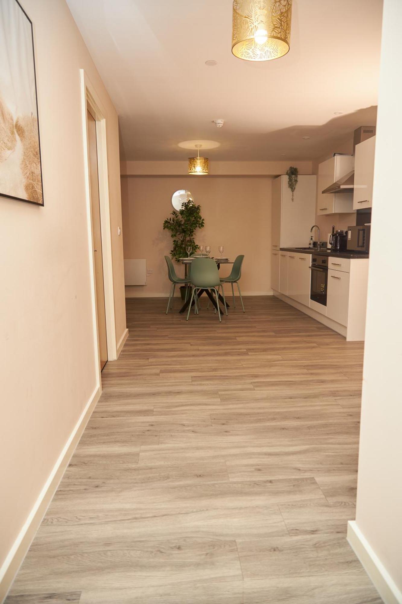 Deluxe And Cozy Two Bedroom With 1 Bathroom And Open Balcony Манчестер Экстерьер фото